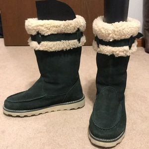 Bearpaw hunter green winter boots size 9